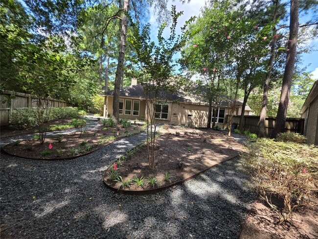Building Photo - 6 Cheshire Glen Ct