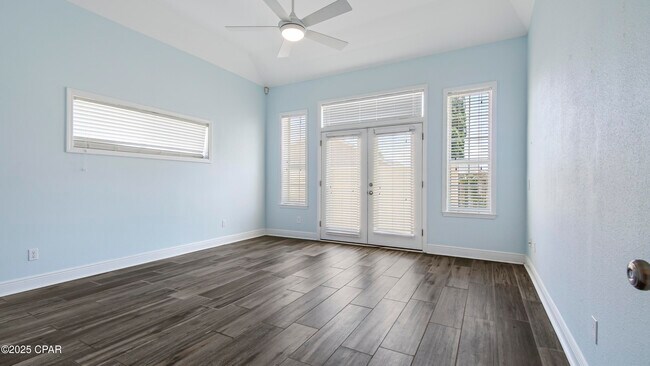 Building Photo - 139 Bonaire Dr