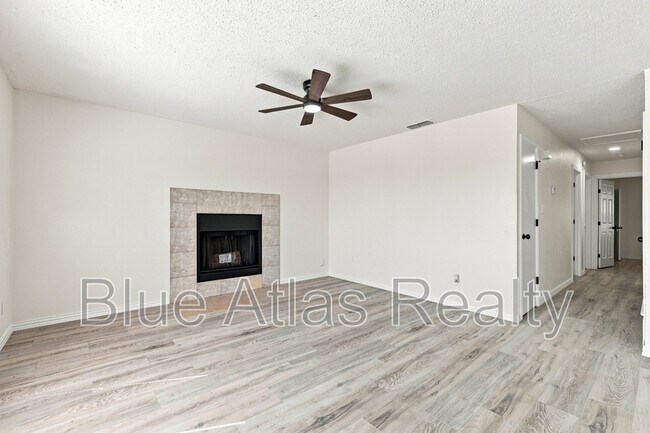 Building Photo - 8137 Foxfire Ln