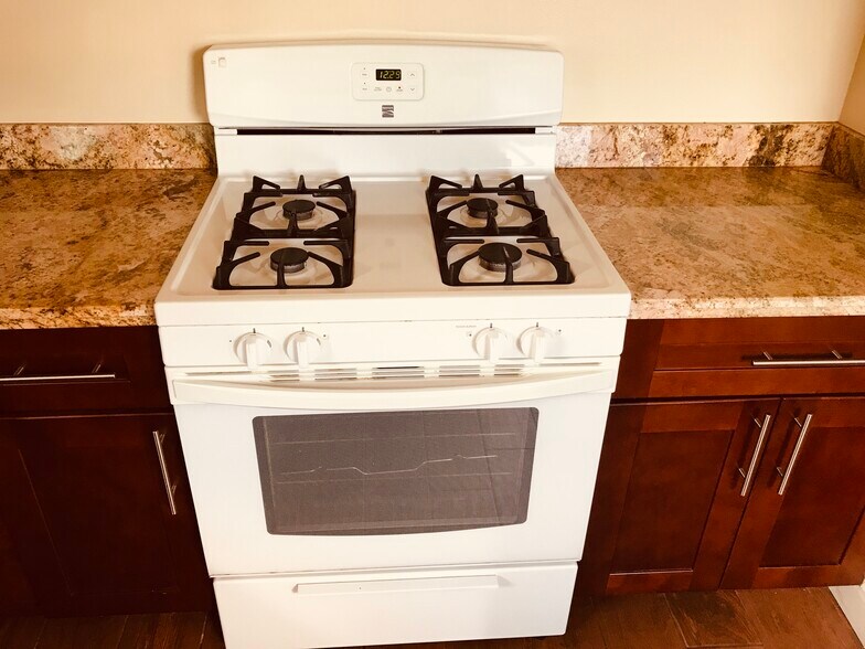 Building Photo - 124 Lewelling Blvd