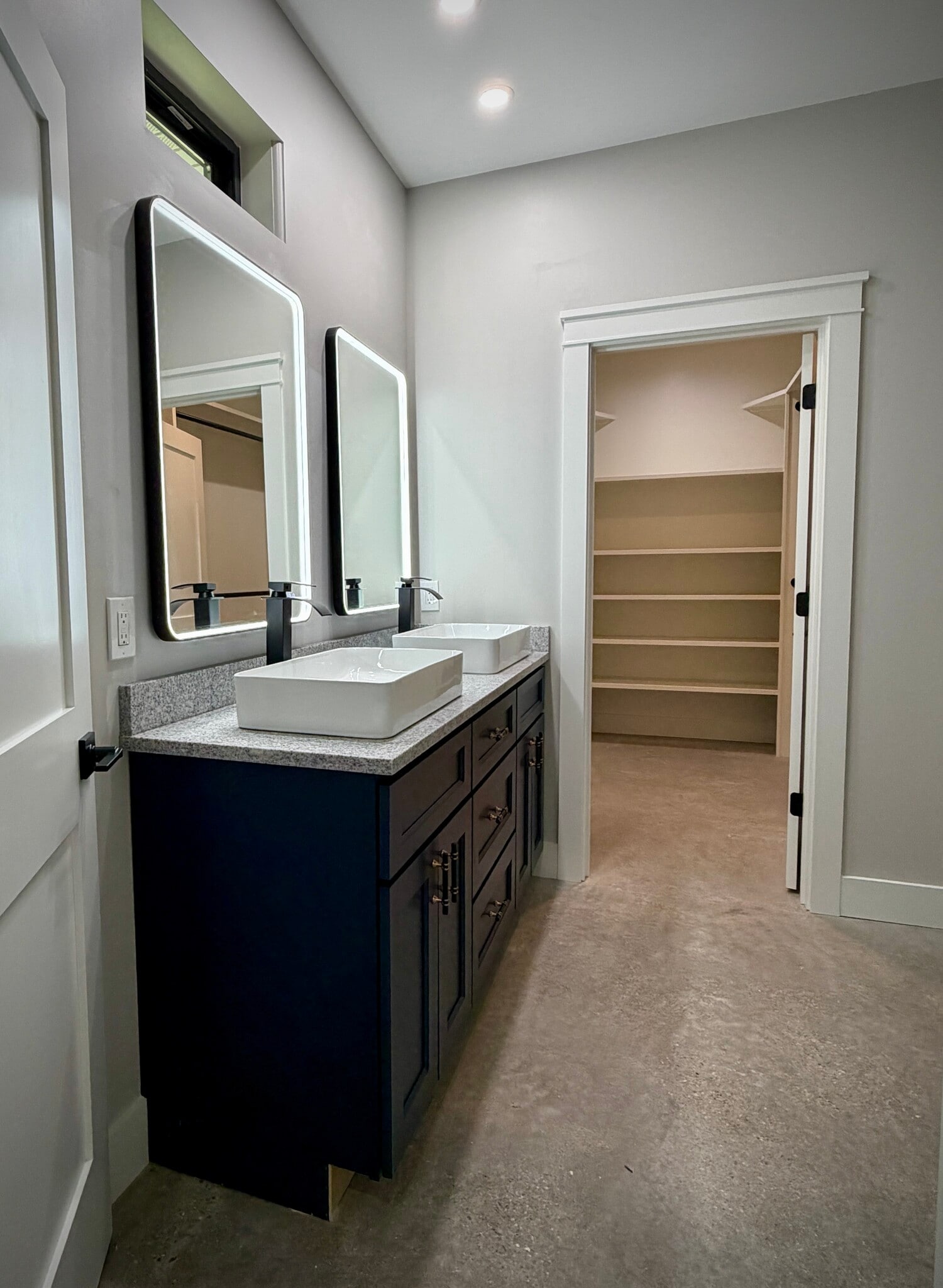 Primary Bath with Walk-In Closet - 10671 US 31