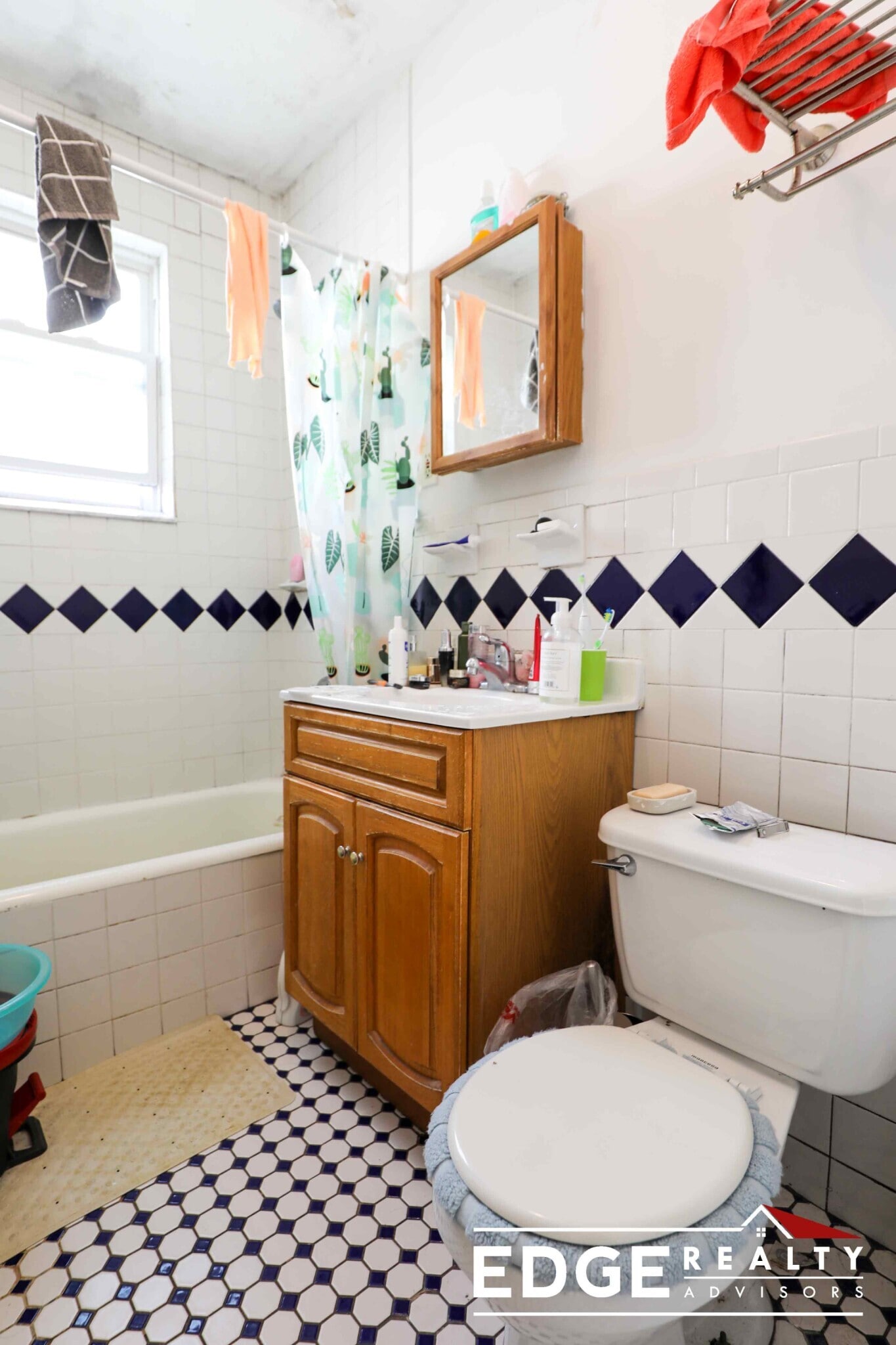 Building Photo - 5 Pama Gardens