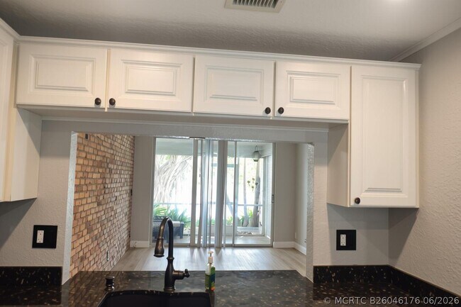Building Photo - 9311 Orange Grove Dr