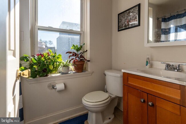 Building Photo - 1769 Frankford Ave