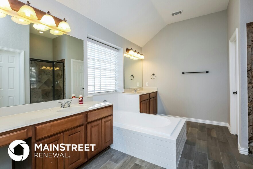 Building Photo - 5213 Leander Way