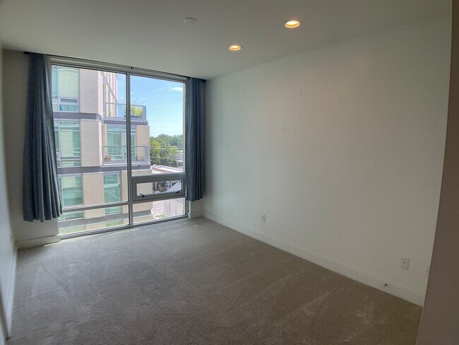 Building Photo - Rare Rental in Greenbridge!  Live in the m...