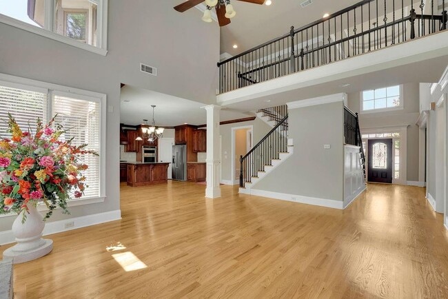 Building Photo - 1225 Mcminn Way