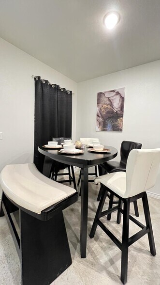 Building Photo - 1813 Emma Naylor Ct