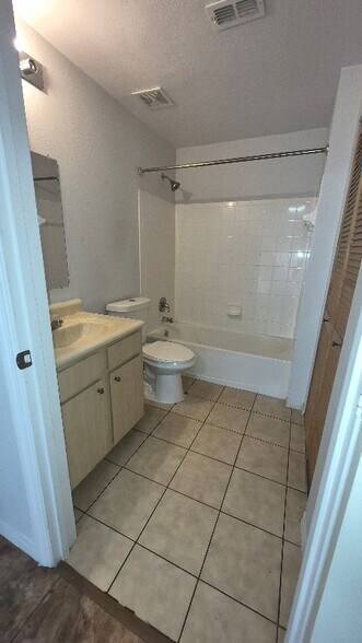 Building Photo - 1990 Erving Cir