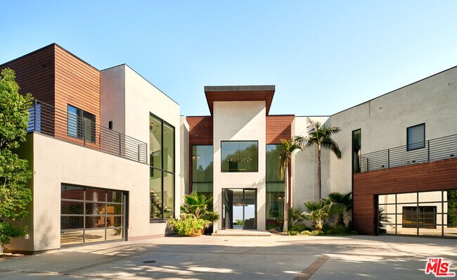 Building Photo - 13331 Mulholland Dr