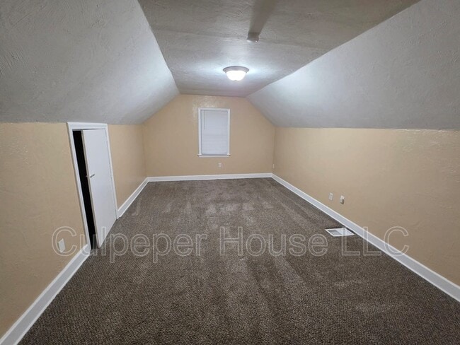 Building Photo - 2564 Berdan Ave