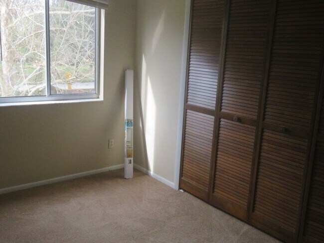 Building Photo - OVIEDO 3BR 2BA home in Alafaya Woods! Fenc...