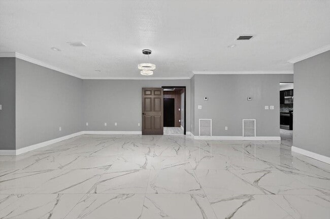 Building Photo - 15775 N Miami Ave