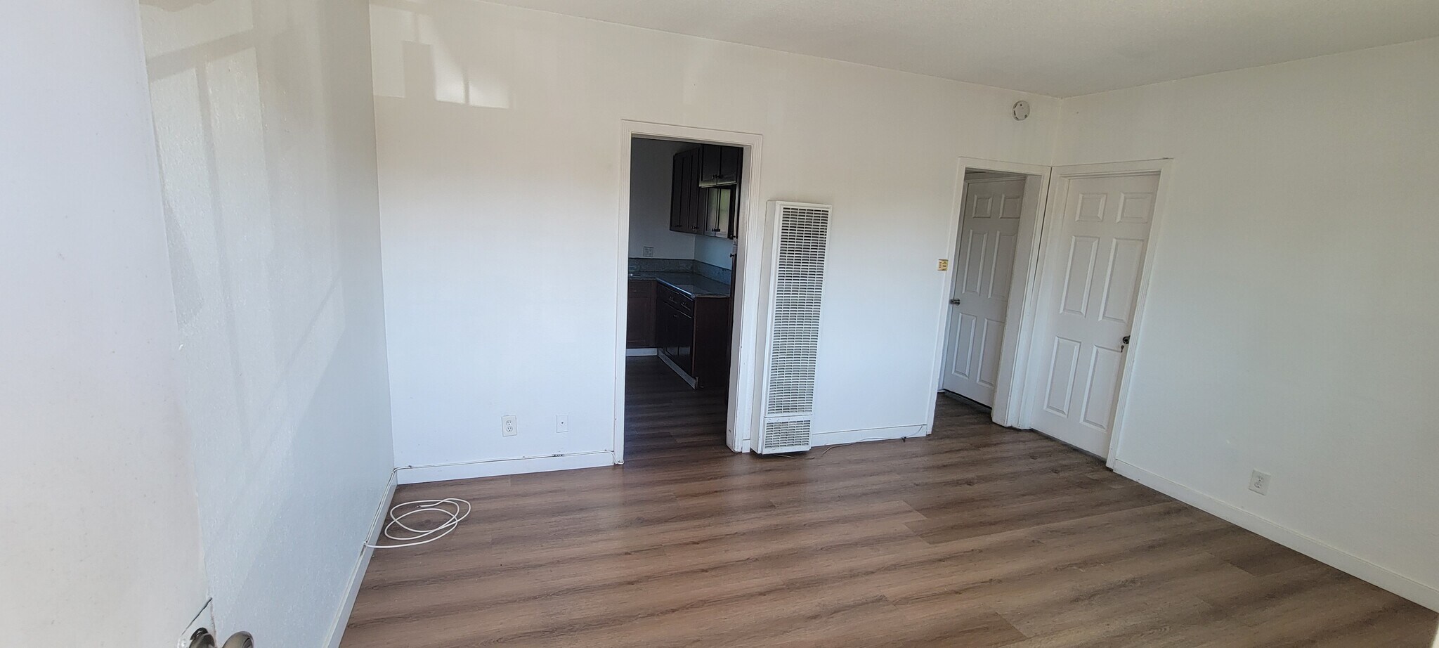 Building Photo - 400 E Hullett St