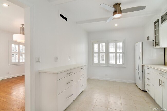 Building Photo - 68 Wildway