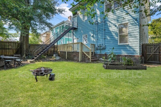 Building Photo - 309 W 33rd St