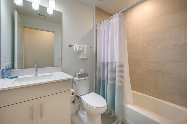 Building Photo - 1703 N Tamiami Trl