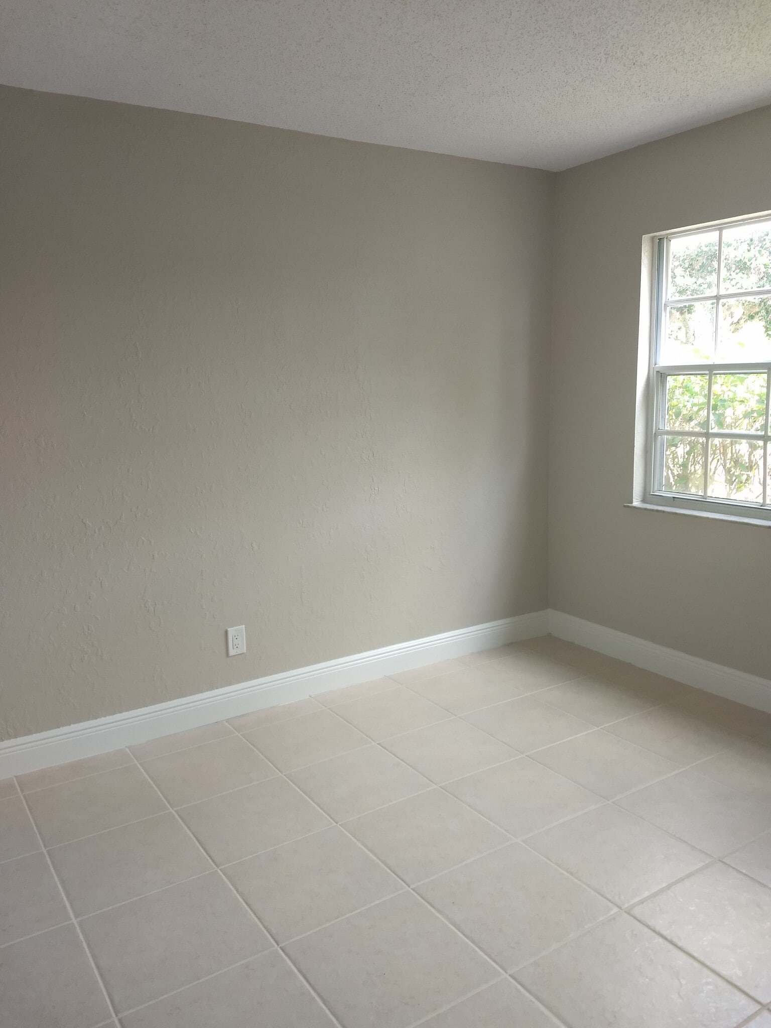 Building Photo - 1503 SE Royal Green Cir