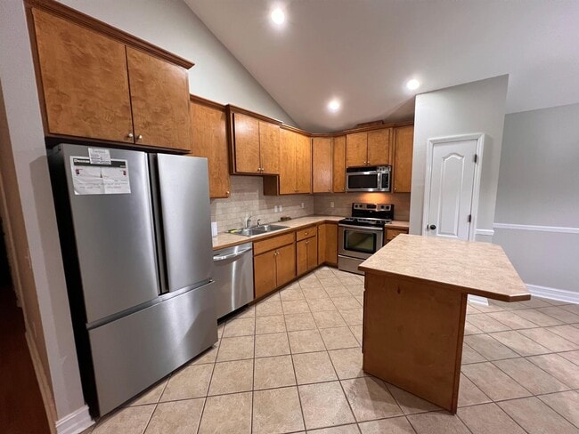 Building Photo - 37 Cochise St