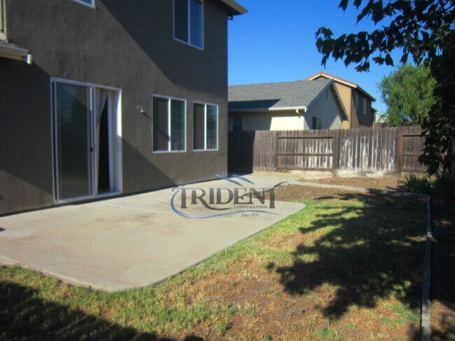 Building Photo - Two Weeks Free Move-in Special!