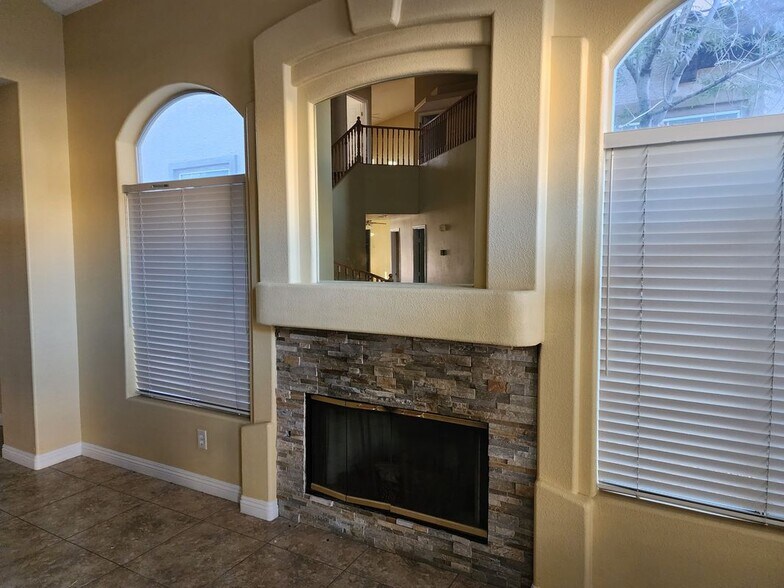 Building Photo - 8875 La Manga Ave