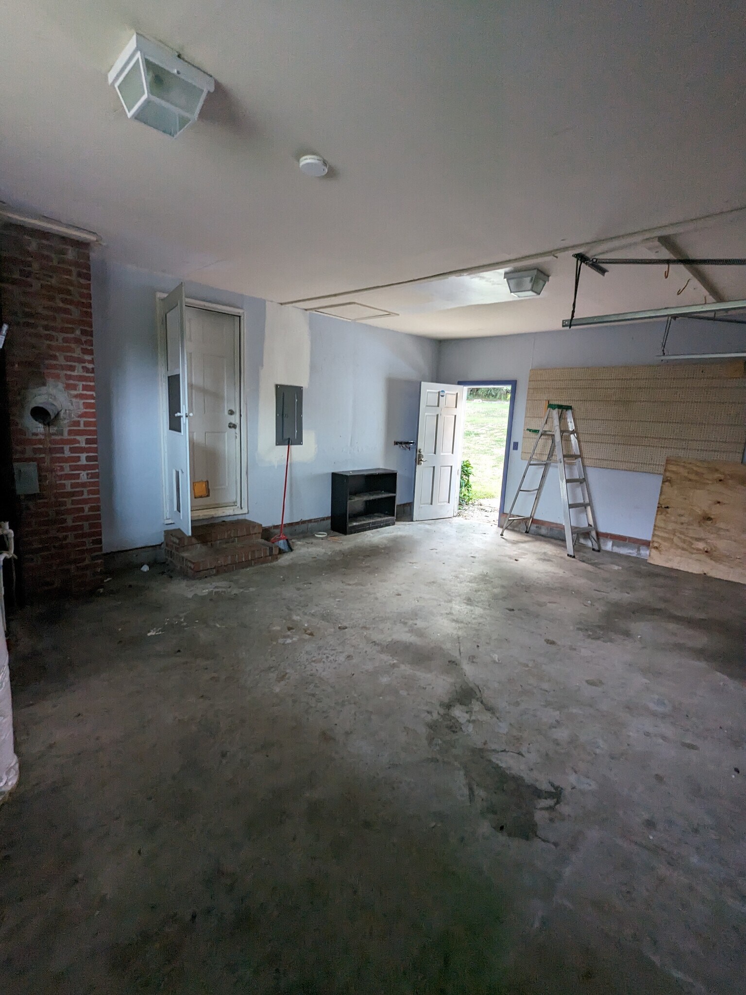 Building Photo - 2208 Westhaven Dr