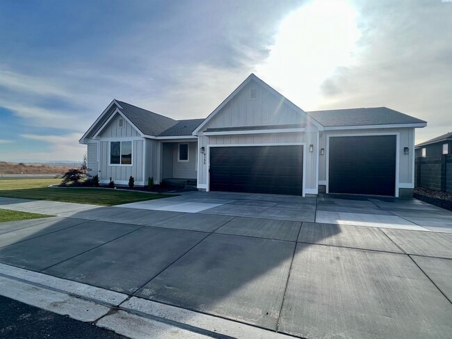 Primary Photo - FOR RENT West Village Rambler with RV Bay