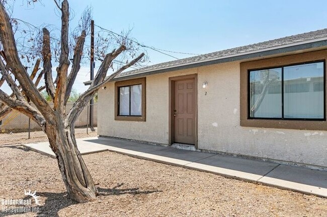 Building Photo - Remodeled 4Bdm 2Ba Downtown Duplex in Phoenix