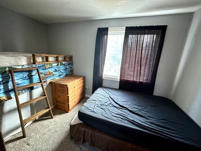 Building Photo - 34420 Thorpe Ct