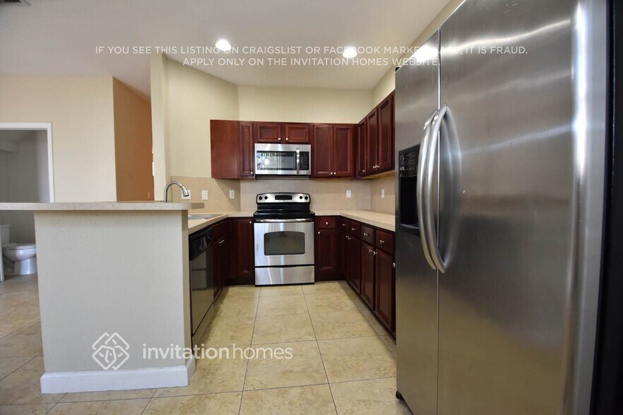 Building Photo - 20769 NE 10th Ct