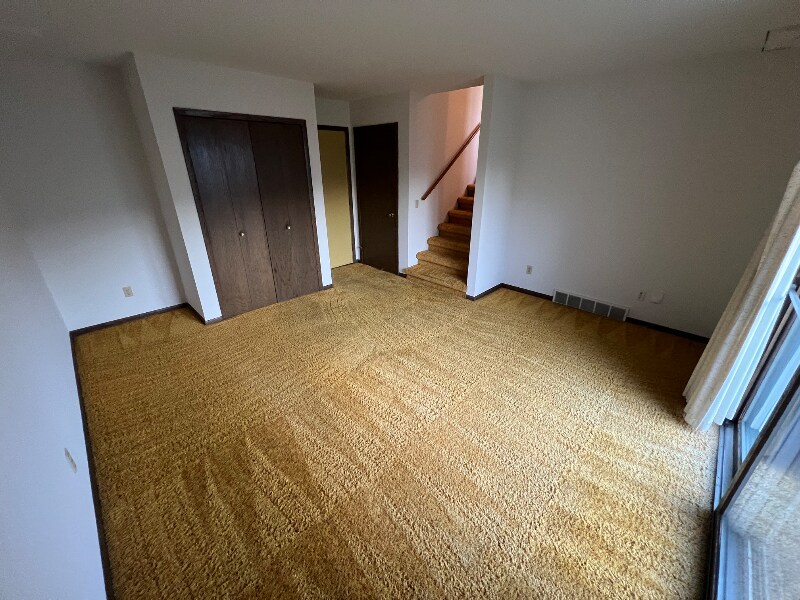 Building Photo - 243 Tyler Cir