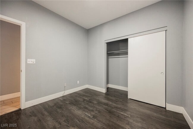 Building Photo - 138 Cam Capri