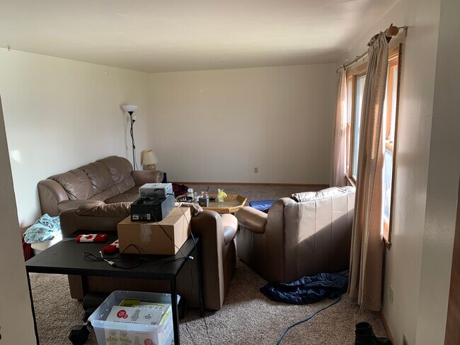 Building Photo - 108 Meadow Ln