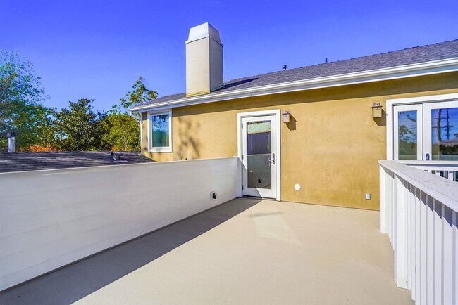 Building Photo - Beautiful 4 Bed/4 Bath Family Home w/pool - Upcoming and available at the end of April!