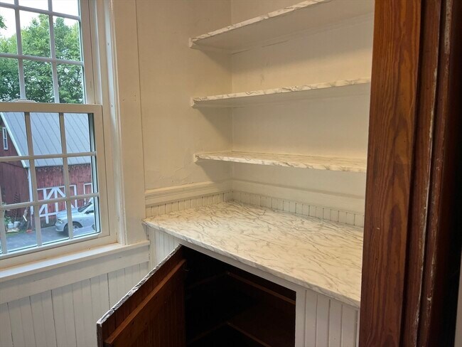 Building Photo - 52 Elmwood St
