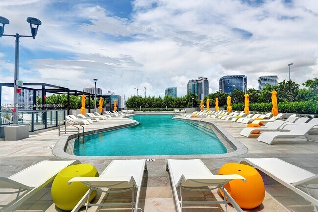 Building Photo - 501 NE 31st St