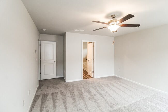 Building Photo - Fantastic 4bd/2.5ba home! Coming soon!