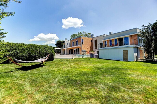 Building Photo - 117 Erica's Ln