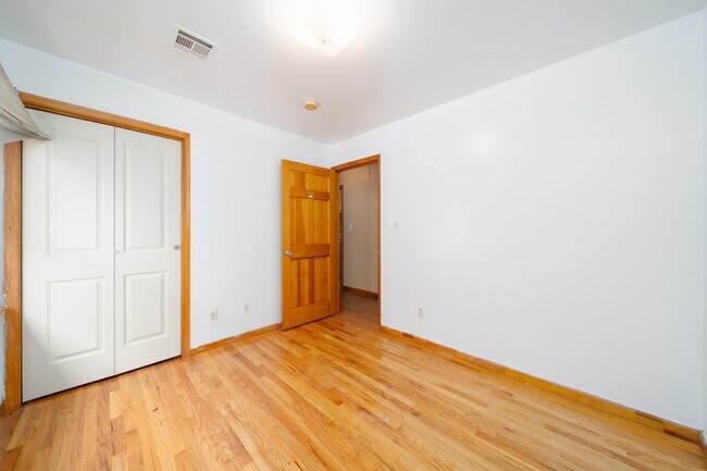 Building Photo - 162 W 53rd St