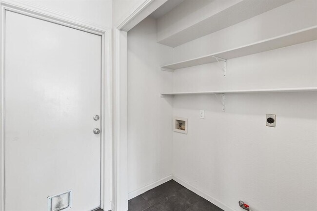 Building Photo - 1310 Strickland Dr