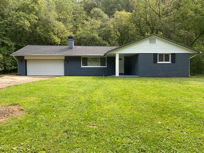 Primary Photo - 5166 Sugar Camp Rd