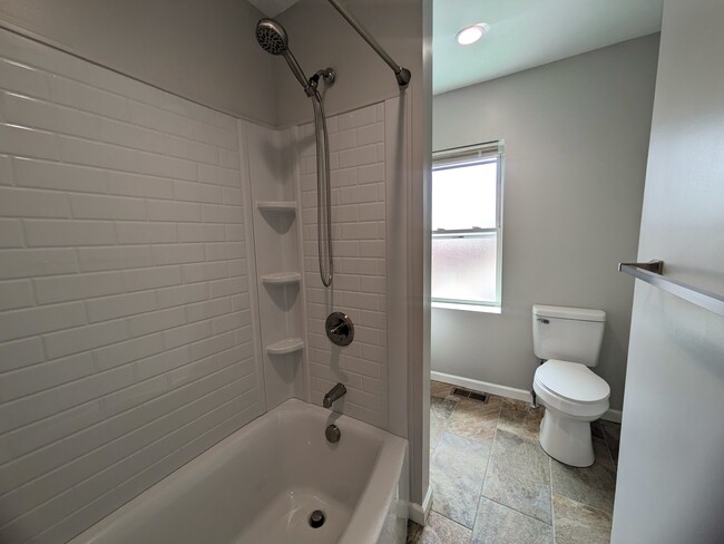 Bathroom - 1401 Arch St