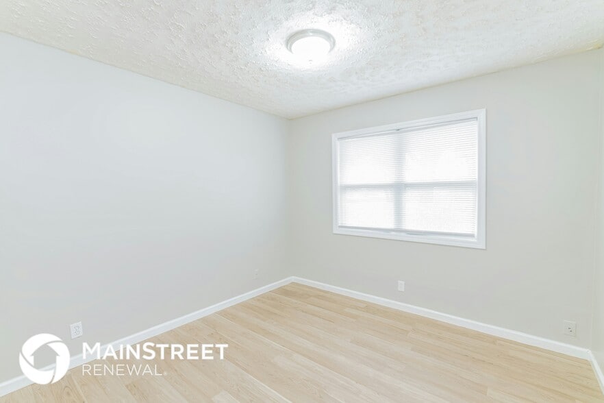 Building Photo - 5002 Seville Dr