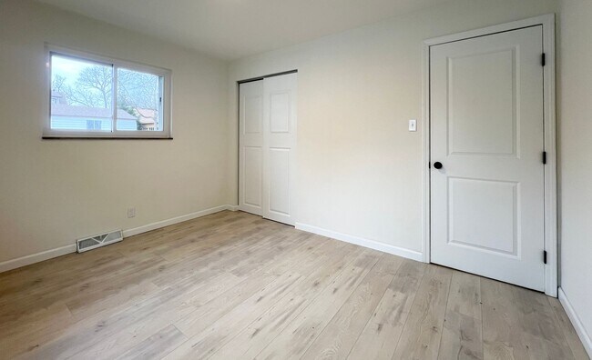 Building Photo - 1120 Gilbert Ave