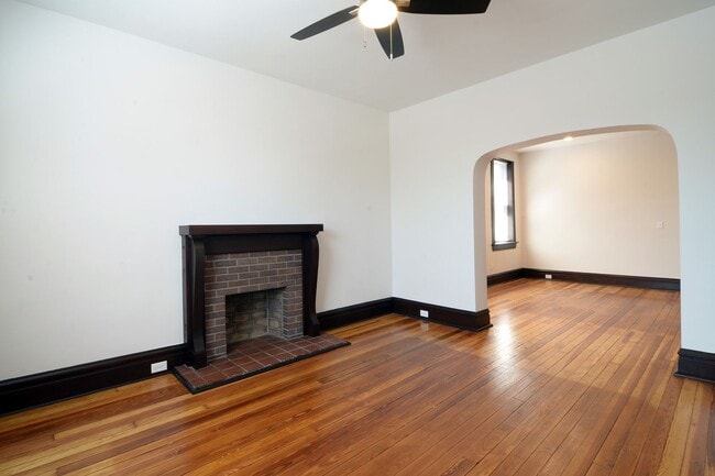 Building Photo - 3449 Iowa Ave