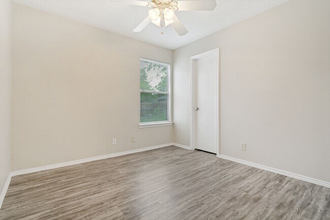 Building Photo - 2-BEDROOM DUPLEX