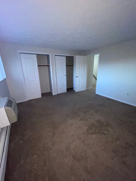 Building Photo - 339 Oakland St