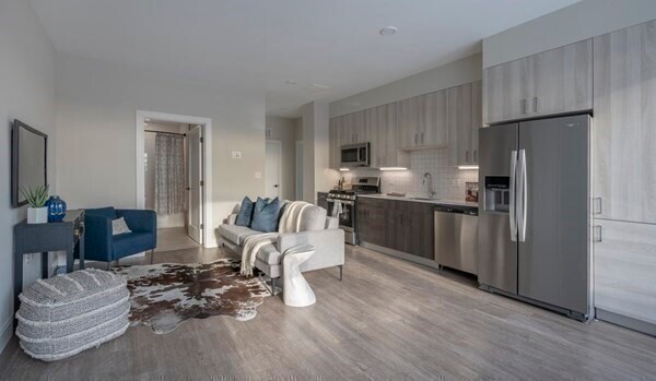 Building Photo - 315 Chelsea St