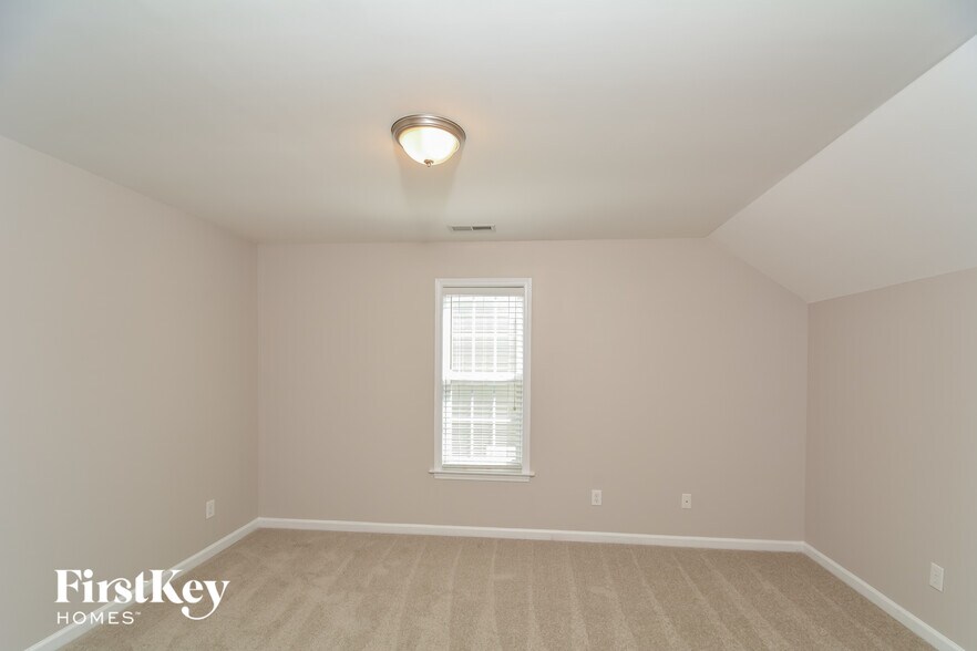 Building Photo - 136 Marino Pl