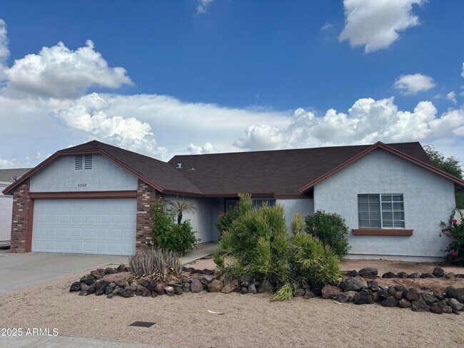 Building Photo - 5552 W Shangri La Rd